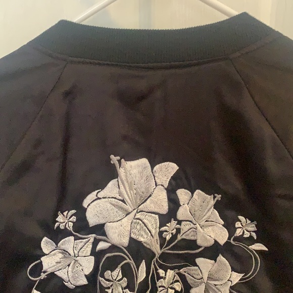 Satin Bomber Jacket Embroidered Floral Size S - Picture 7 of 8
